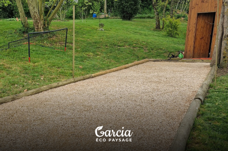 Désherbage terrain pétanque